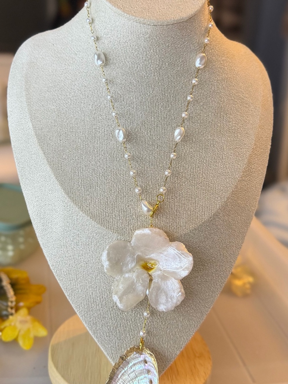 Pearl Bead Necklace with White Floral Pendant - Unbranded